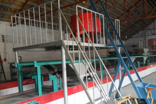 門芯板制板機(jī)